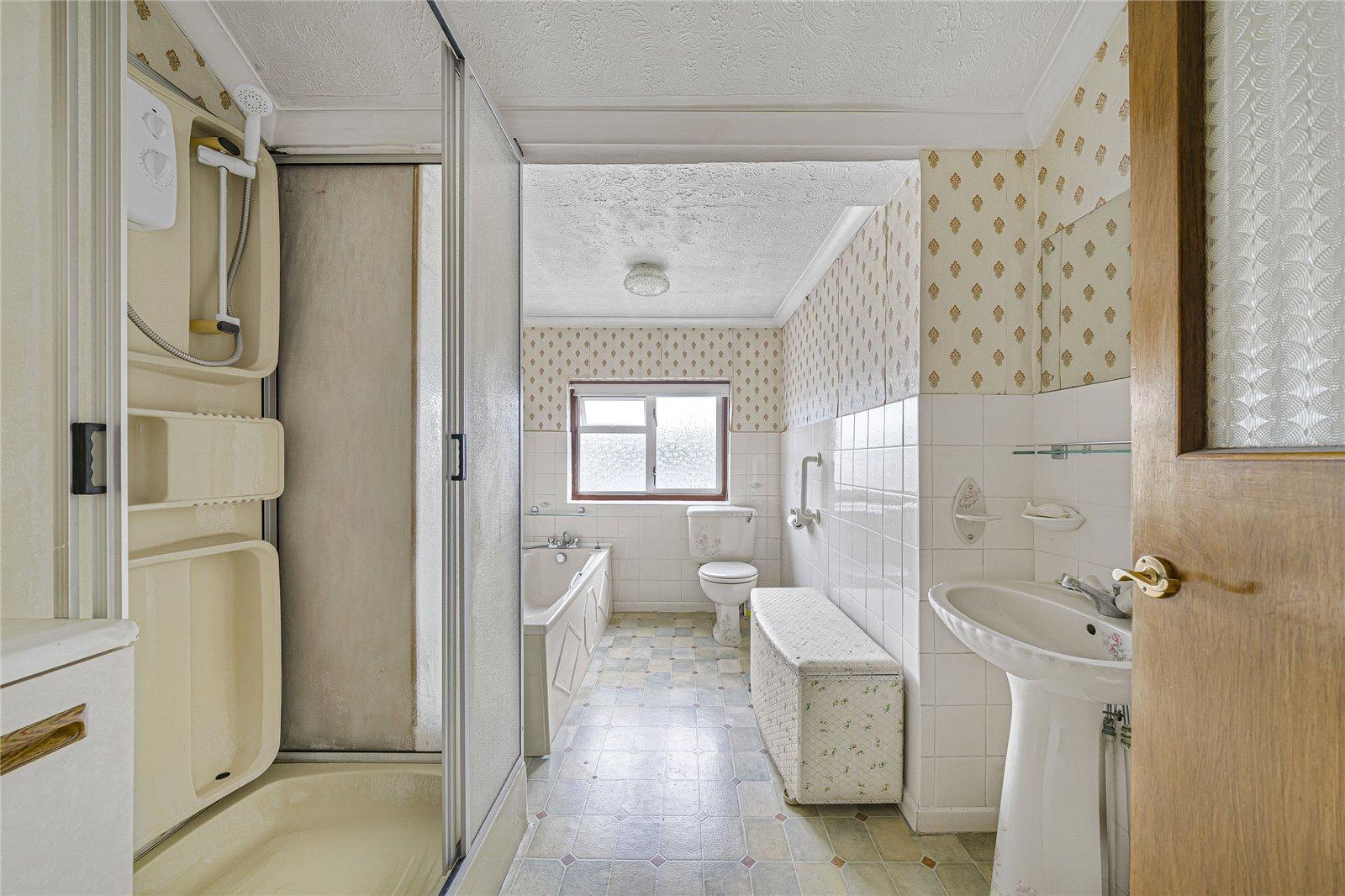 3 bedroom house for sale in Swanscombe | Robinson Jackson