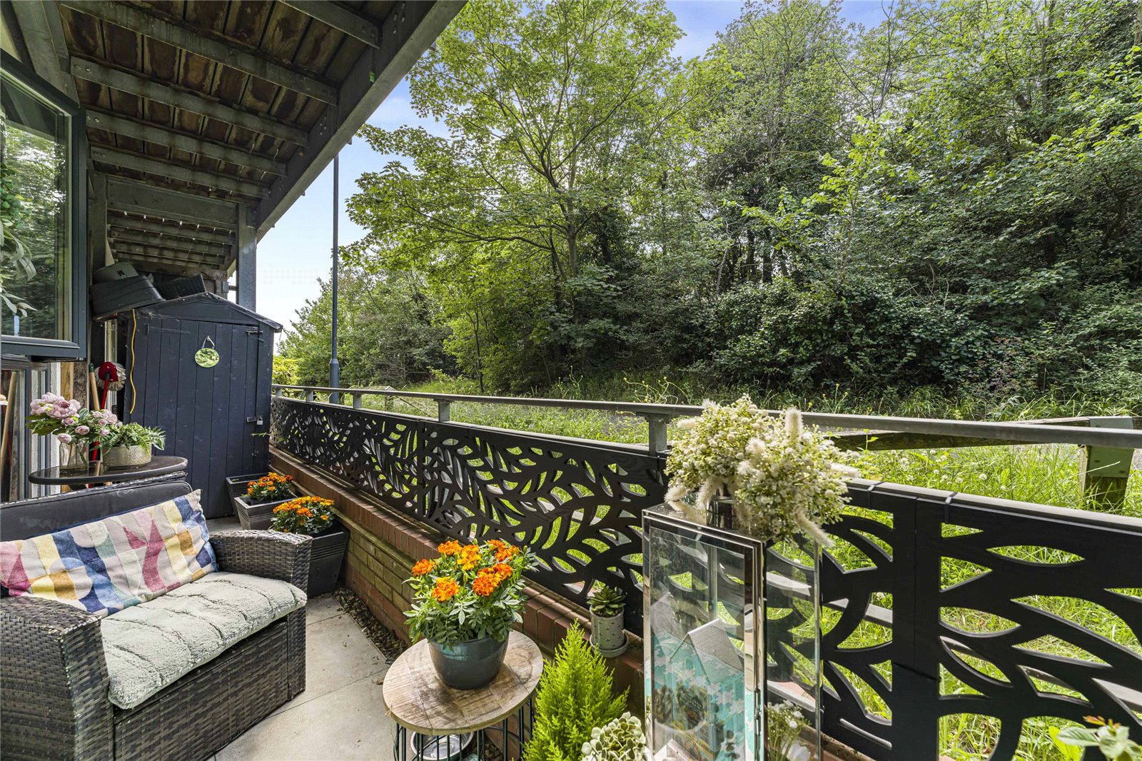2 bedroom property for sale in Greenhithe | Robinson Jackson