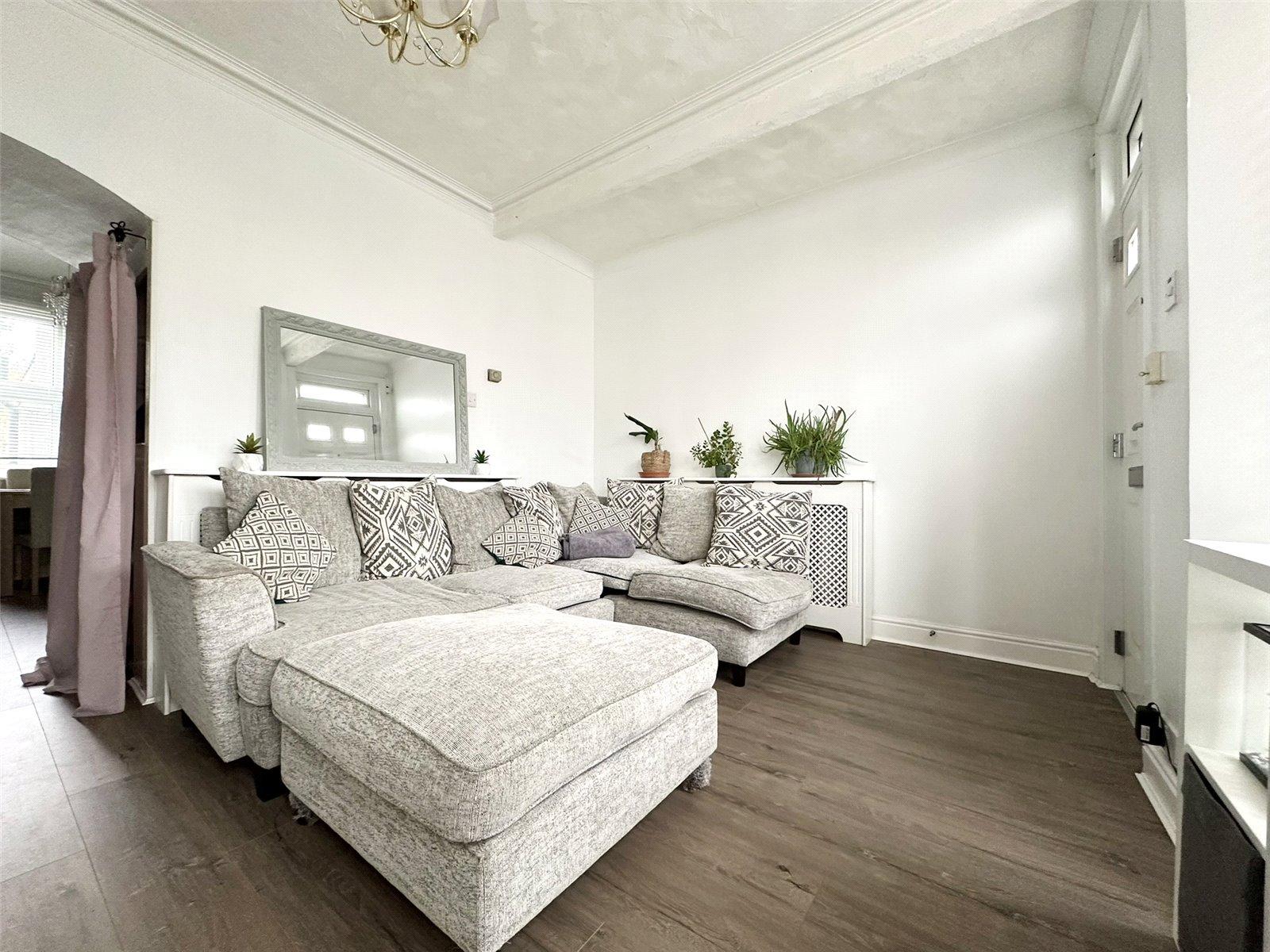 2 bedroom house for sale in Greenhithe | Robinson Jackson