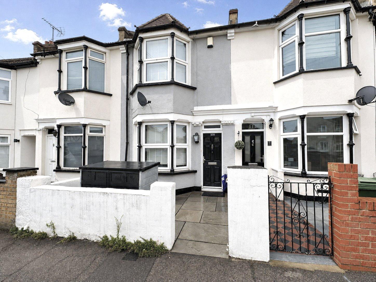 2 bedroom house for sale in Greenhithe | Robinson Jackson