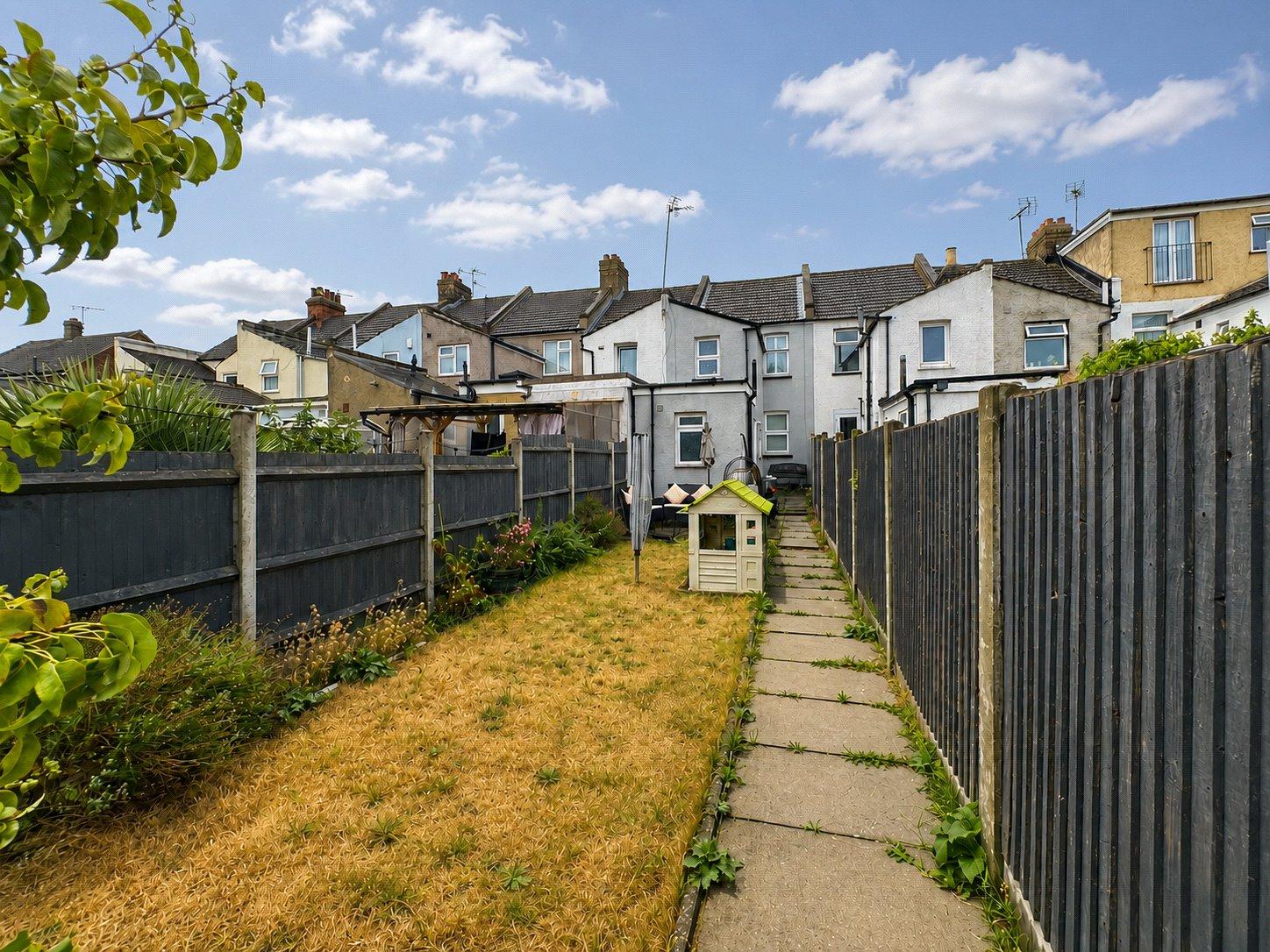 2 bedroom house for sale in Greenhithe | Robinson Jackson