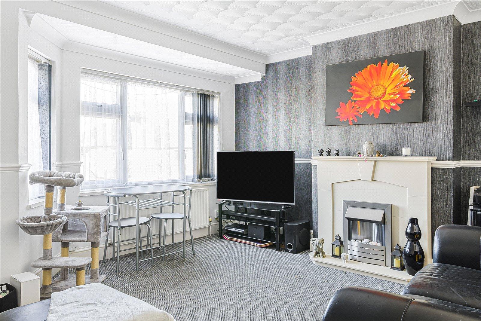 2 bedroom property for sale in Greenhithe | Robinson Jackson