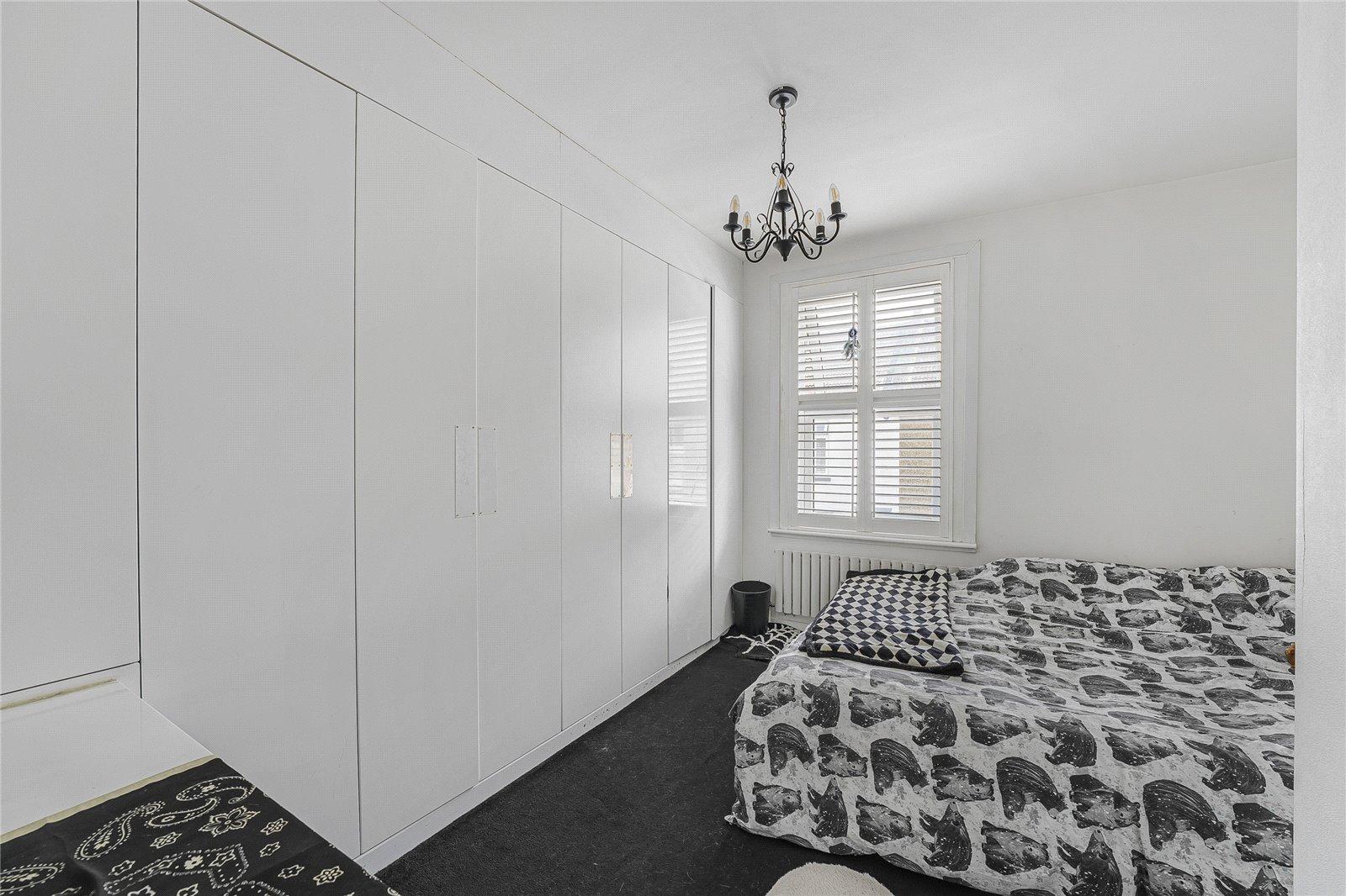 2 bedroom house for sale in Greenhithe | Robinson Jackson