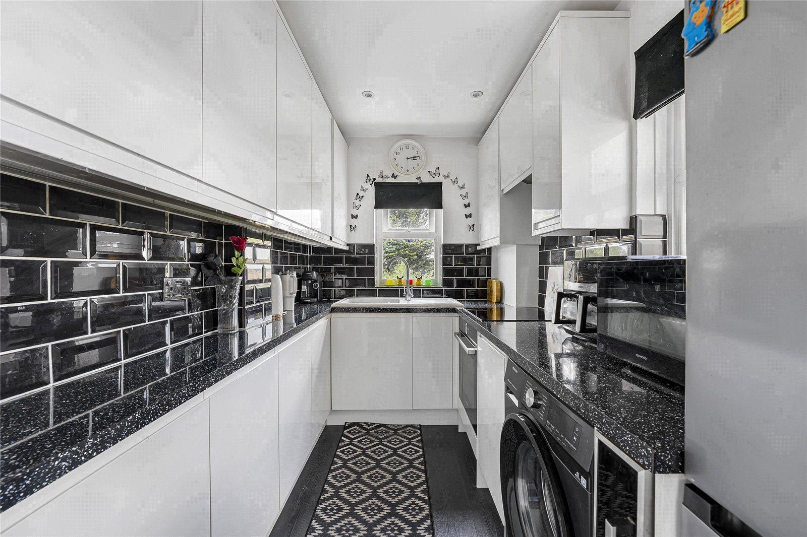 2 bedroom house for sale in Greenhithe | Robinson Jackson