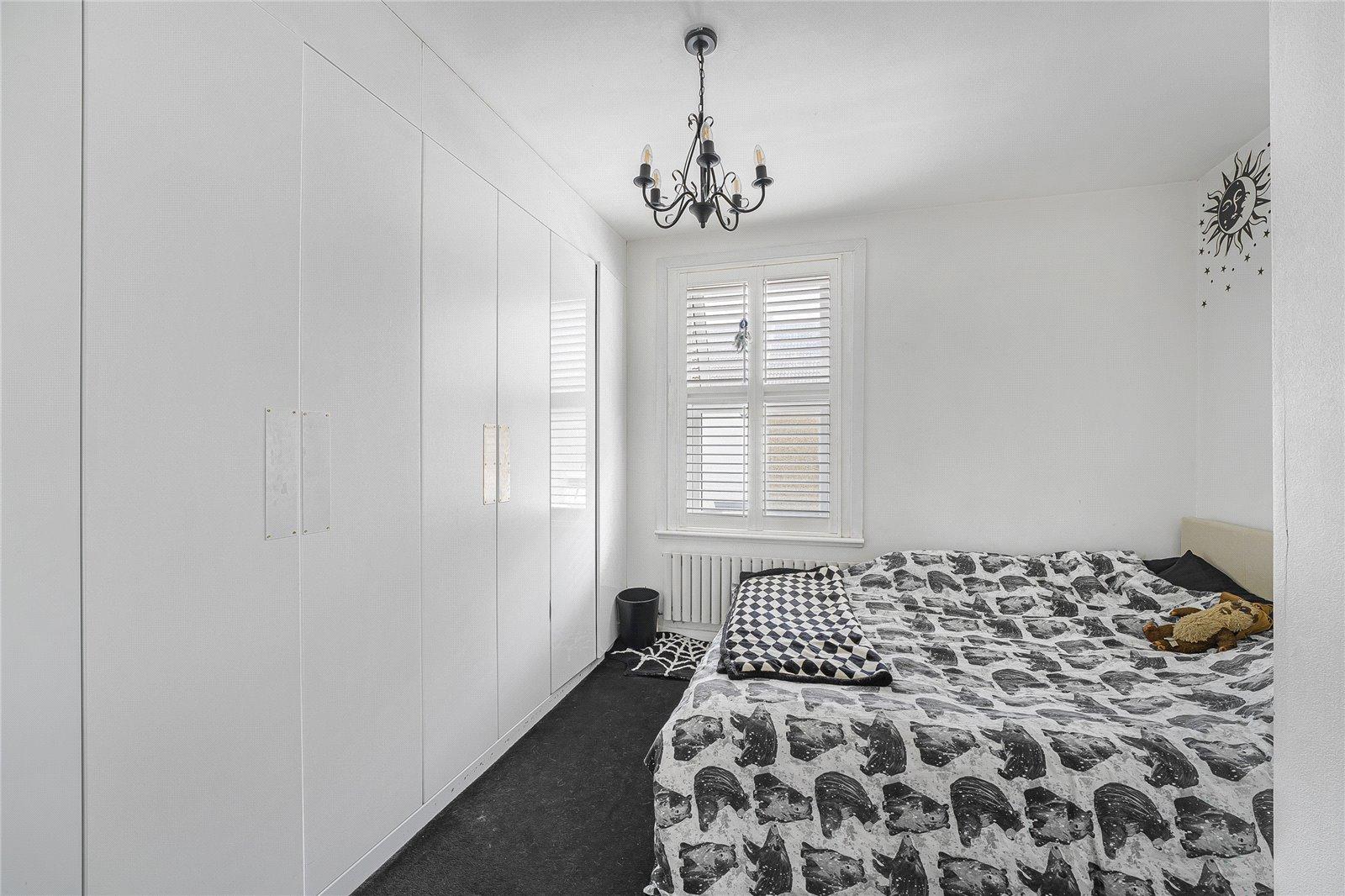 2 bedroom house for sale in Greenhithe | Robinson Jackson