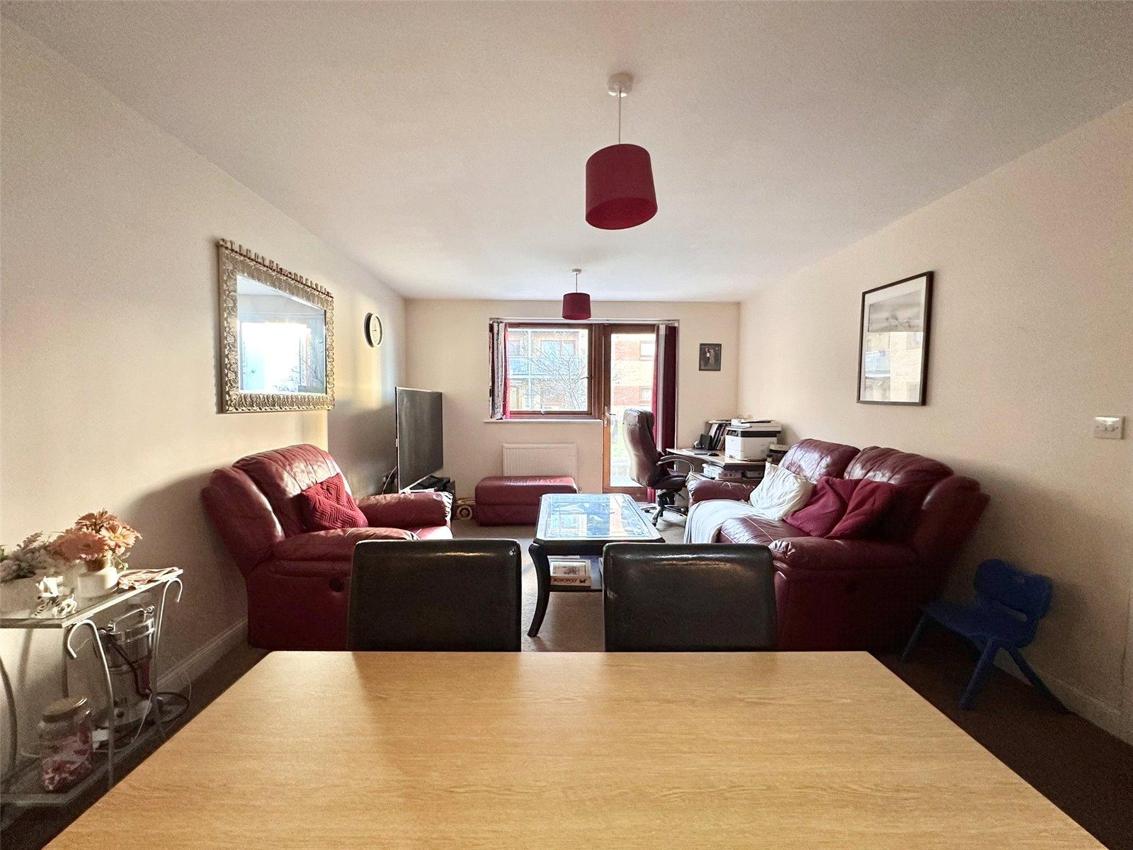 2 bedroom property for sale in Greenhithe | Robinson Jackson