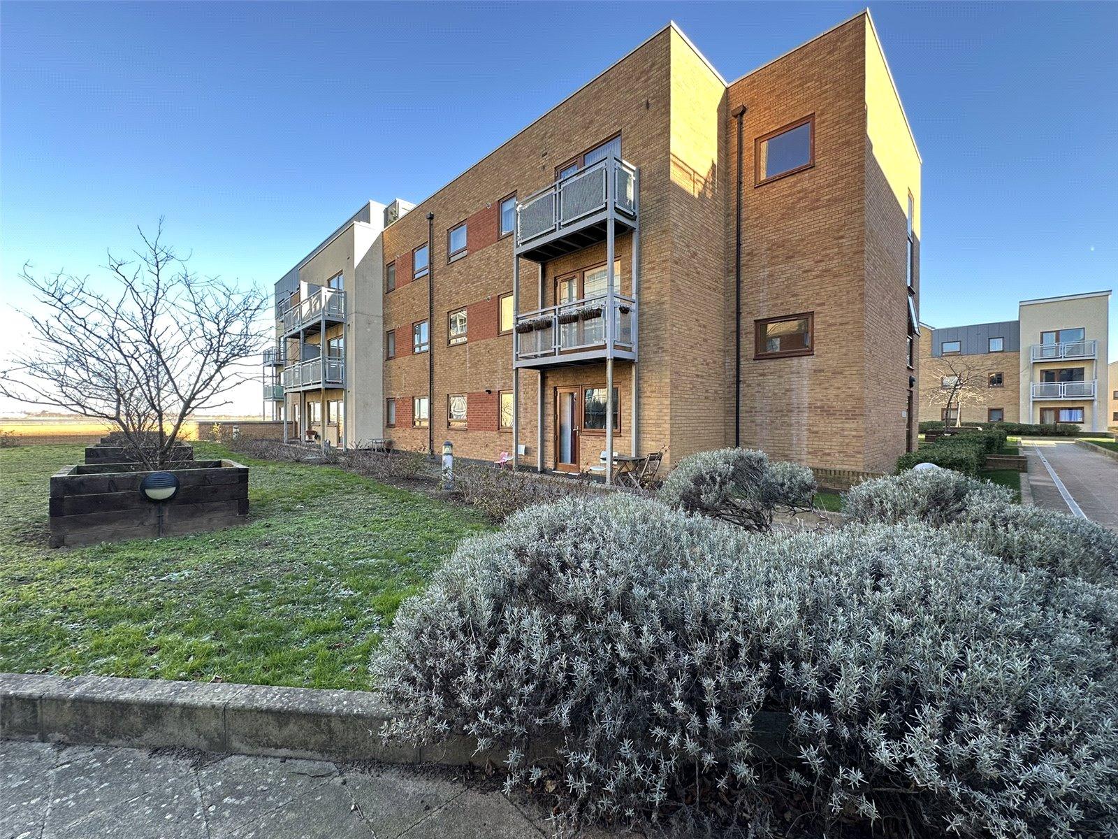 2 bedroom property for sale in Greenhithe | Robinson Jackson