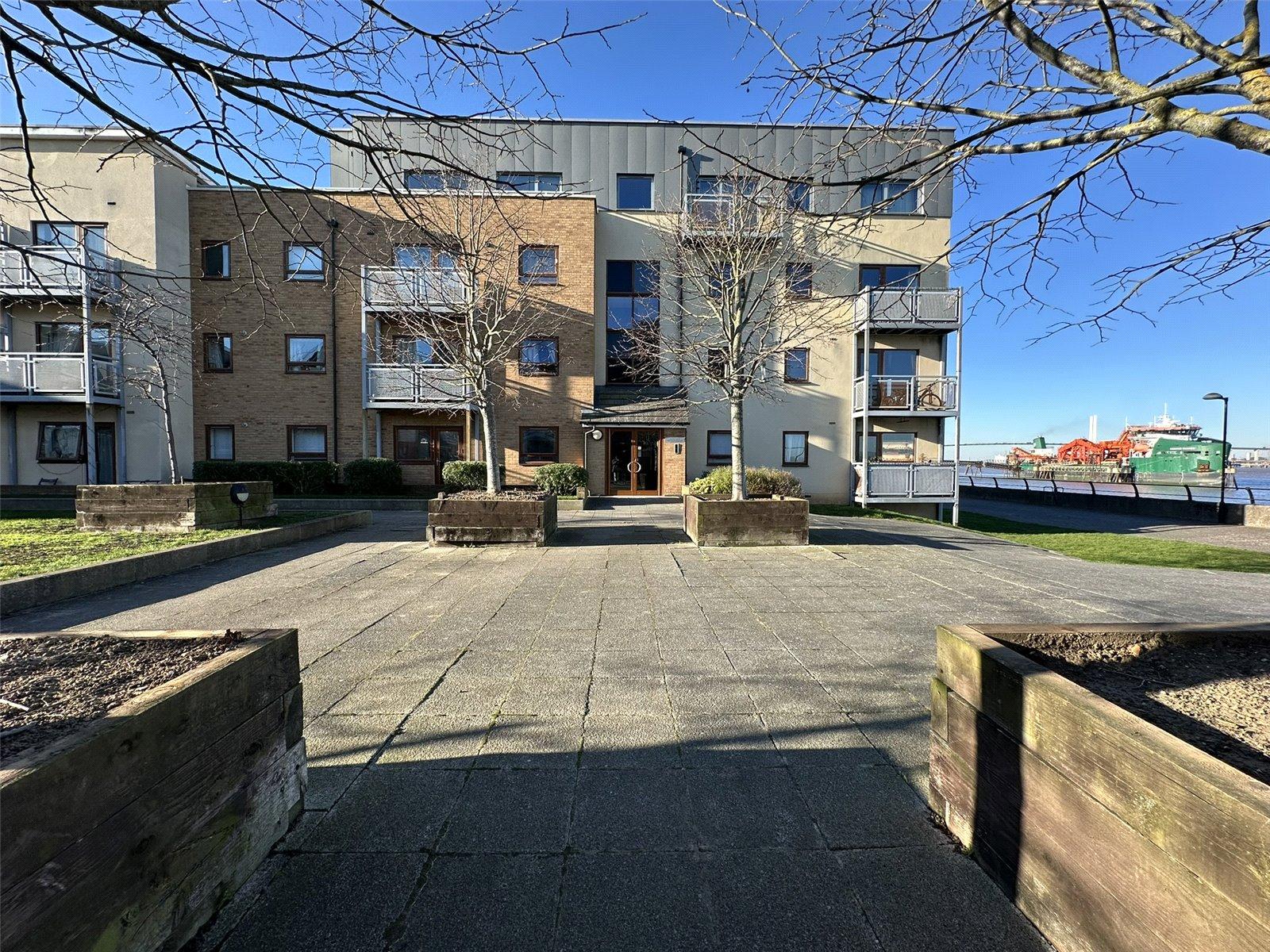 2 bedroom property for sale in Greenhithe | Robinson Jackson