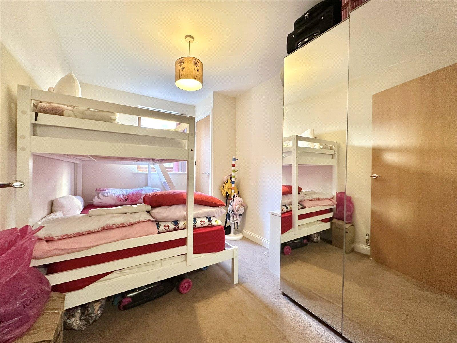 2 bedroom property for sale in Greenhithe | Robinson Jackson