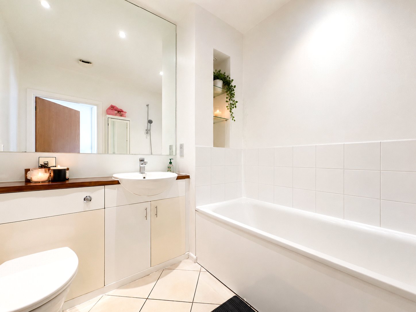 2 bedroom property for sale in Fieldfare Lane | Robinson Jackson