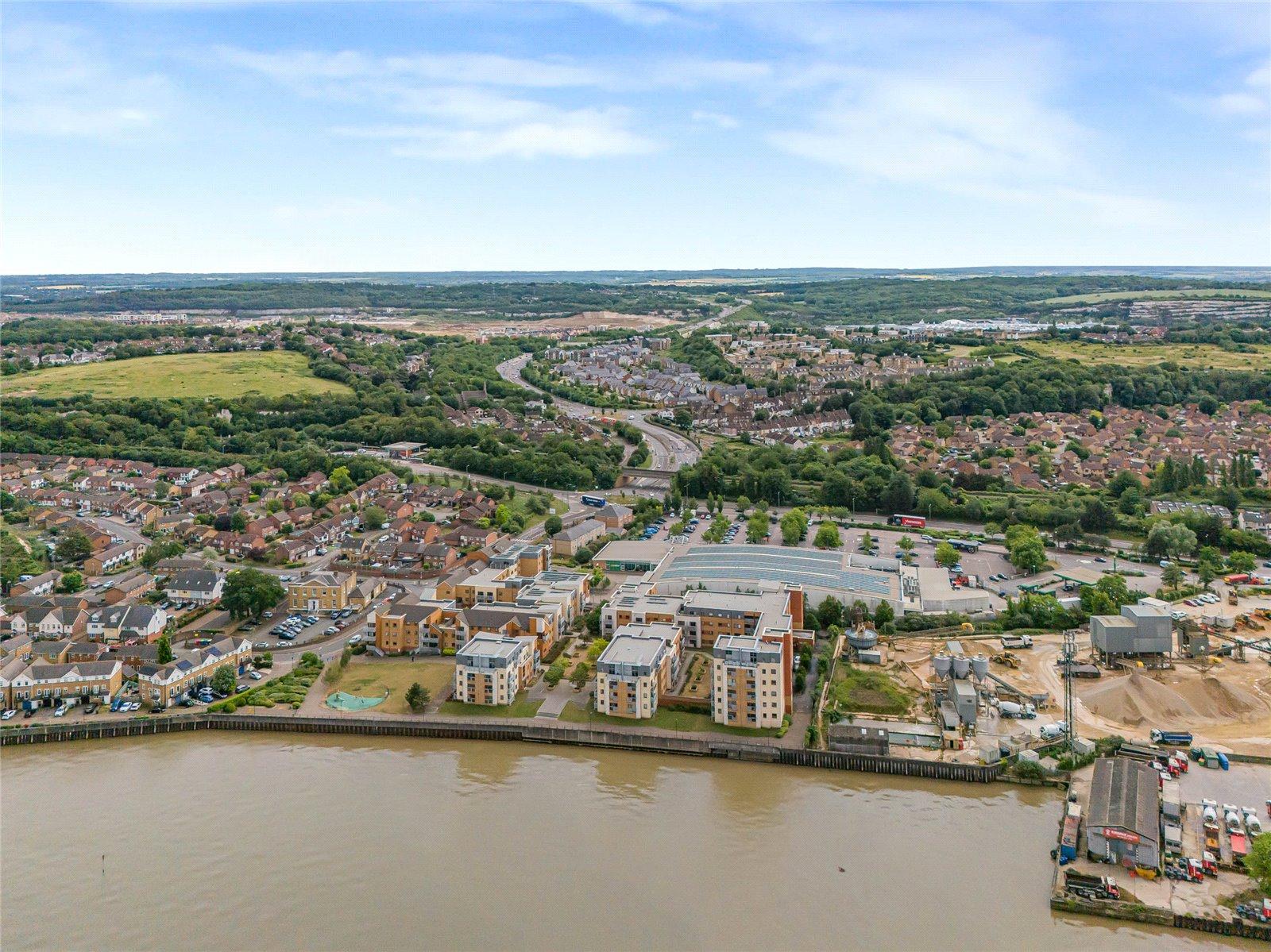 2 bedroom property for sale in Greenhithe | Robinson Jackson