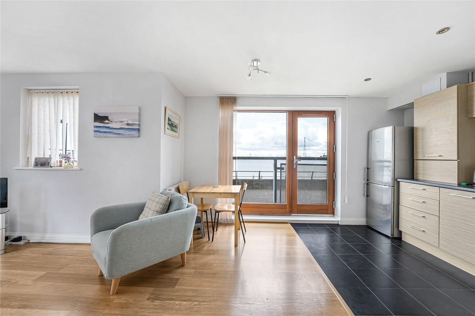 2 bedroom property for sale in Greenhithe | Robinson Jackson