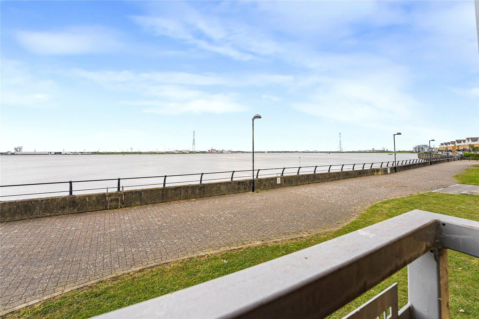 2 bedroom property for sale in Greenhithe | Robinson Jackson