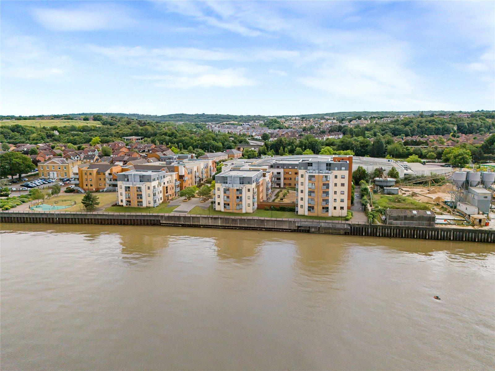 2 bedroom property for sale in Greenhithe | Robinson Jackson