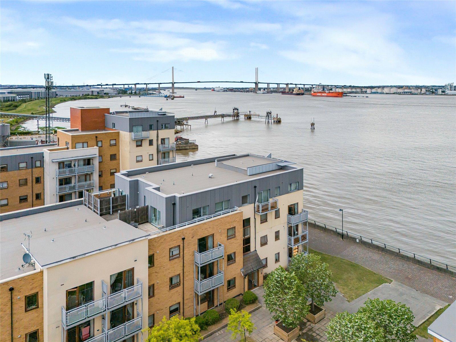 2 bedroom property for sale in Greenhithe | Robinson Jackson