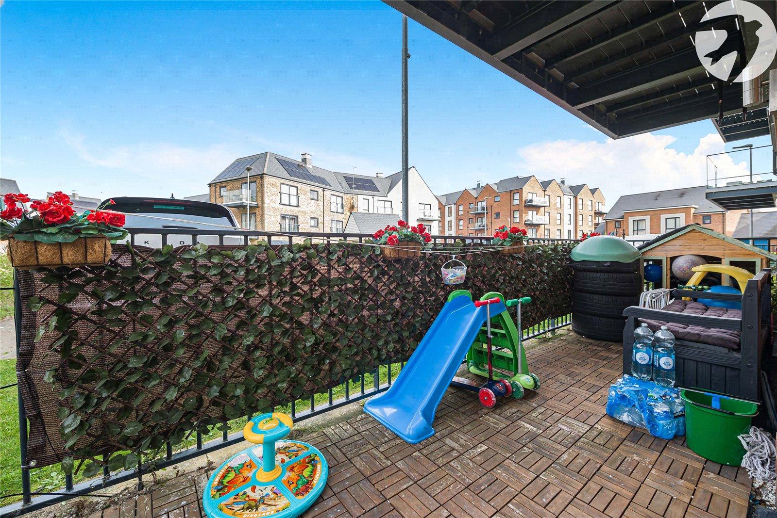 2 bedroom property for sale in Greenhithe | Robinson Jackson