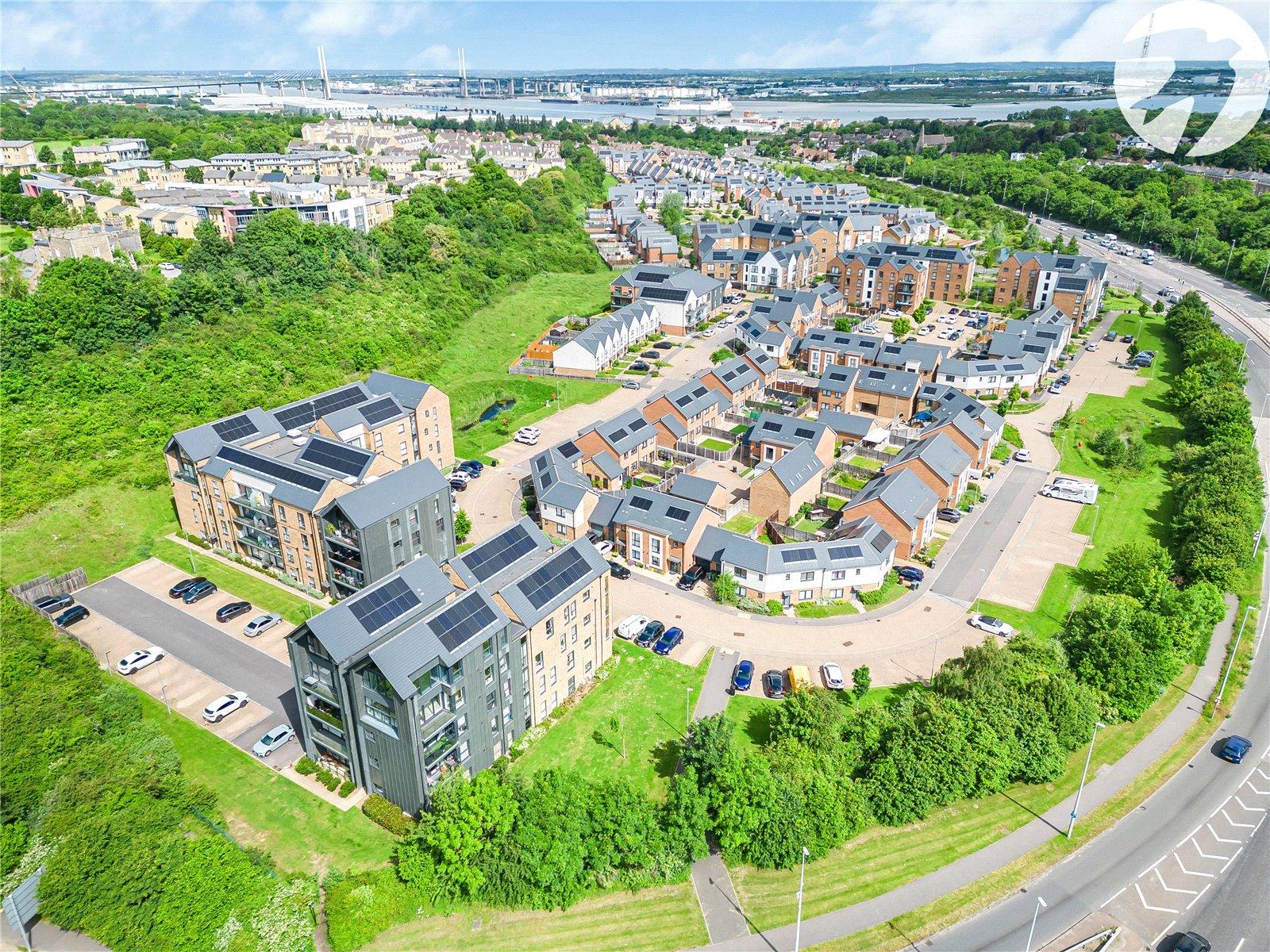 2 bedroom property for sale in Greenhithe | Robinson Jackson