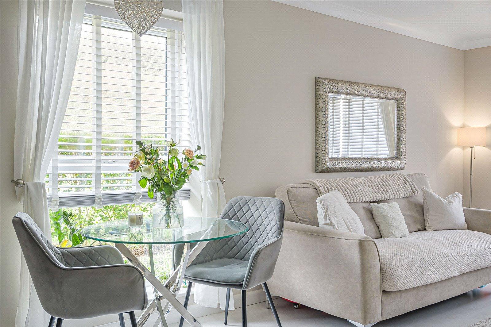 2 bedroom property for sale in Greenhithe | Robinson Jackson