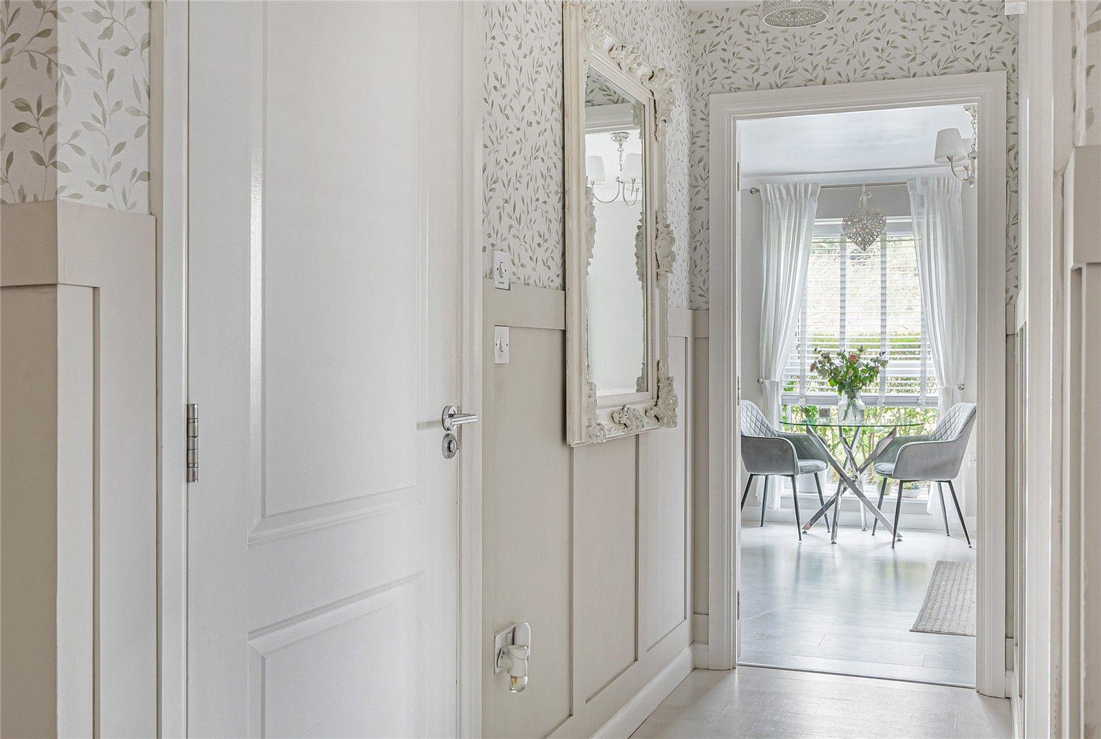 2 bedroom property for sale in Greenhithe | Robinson Jackson