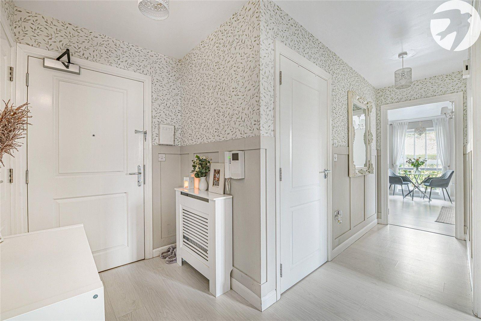 2 bedroom property for sale in Greenhithe | Robinson Jackson