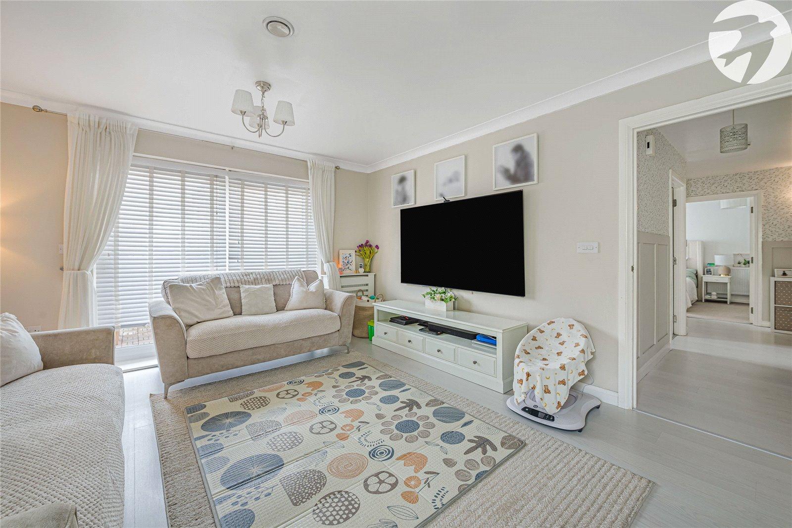 2 bedroom property for sale in Greenhithe | Robinson Jackson