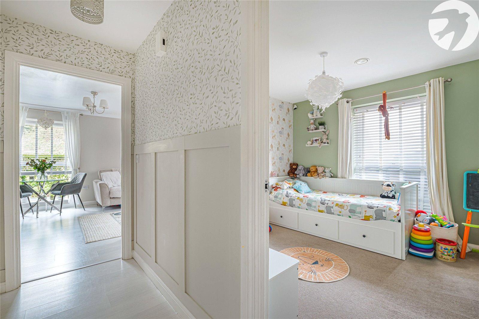 2 bedroom property for sale in Greenhithe | Robinson Jackson