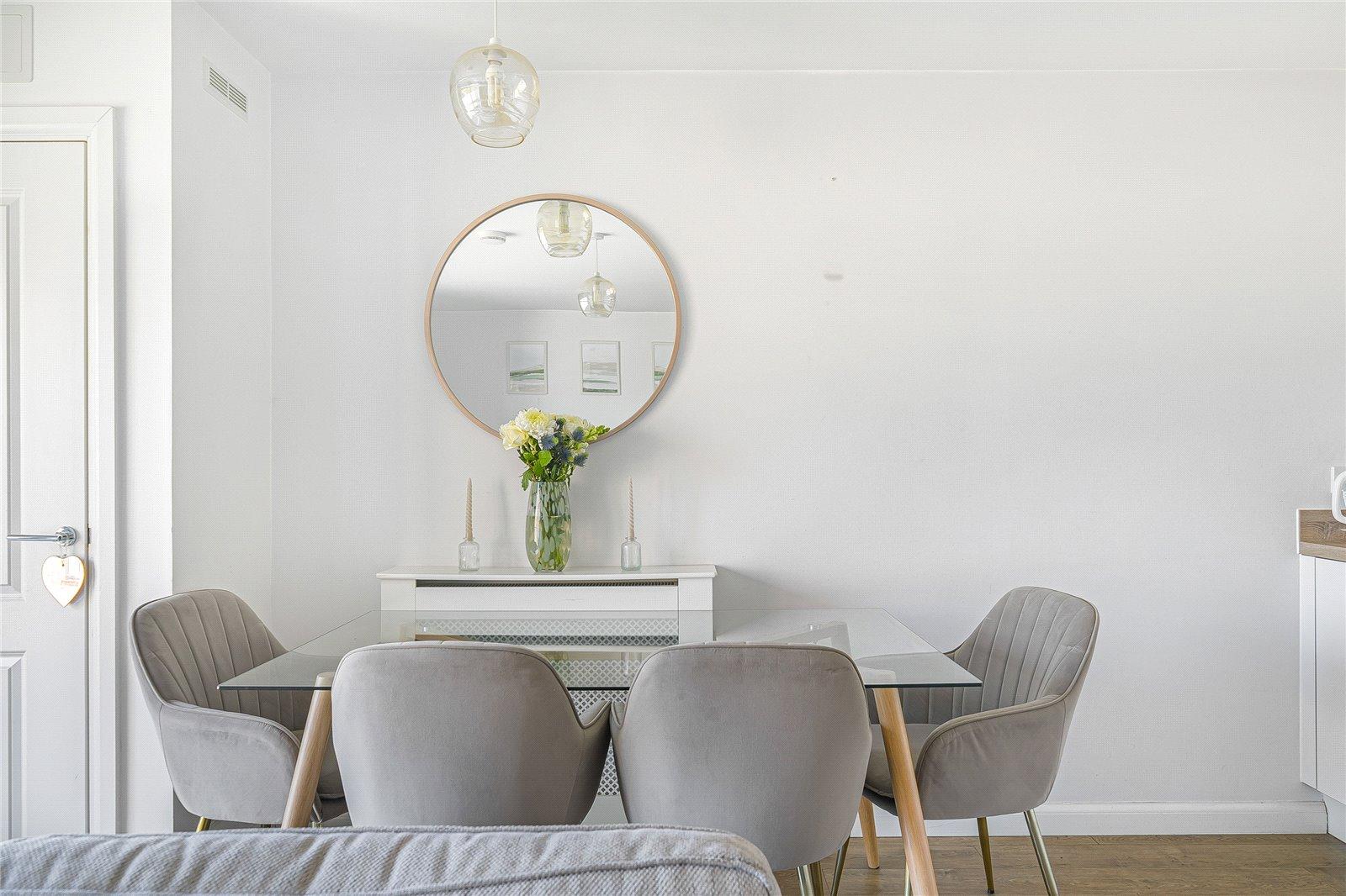 2 bedroom property for sale in Greenhithe | Robinson Jackson