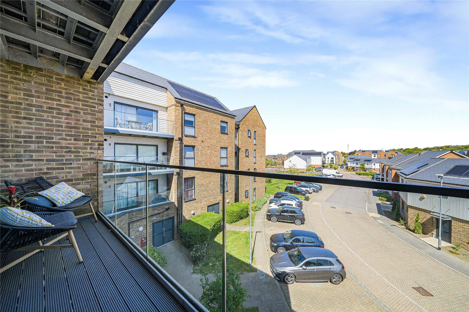 2 bedroom property for sale in Greenhithe | Robinson Jackson