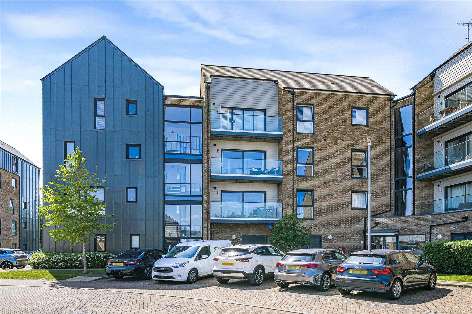 2 bedroom property for sale in Greenhithe | Robinson Jackson