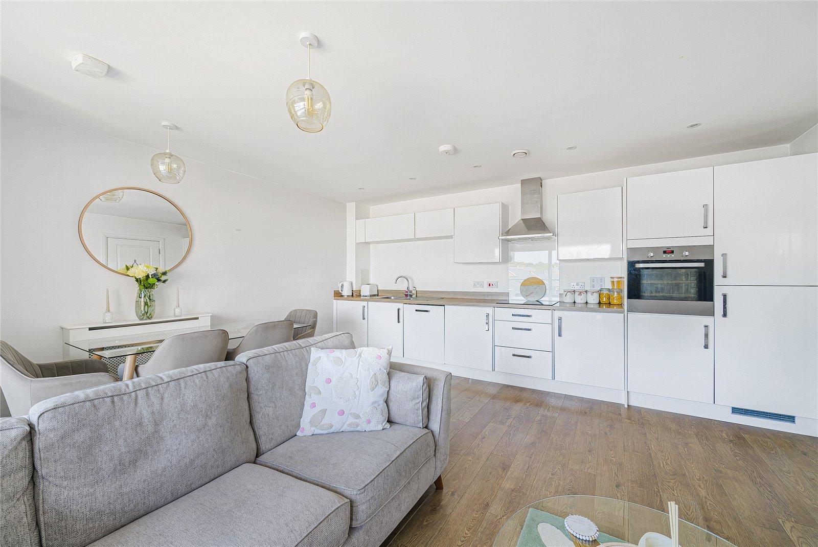 2 bedroom property for sale in Greenhithe | Robinson Jackson