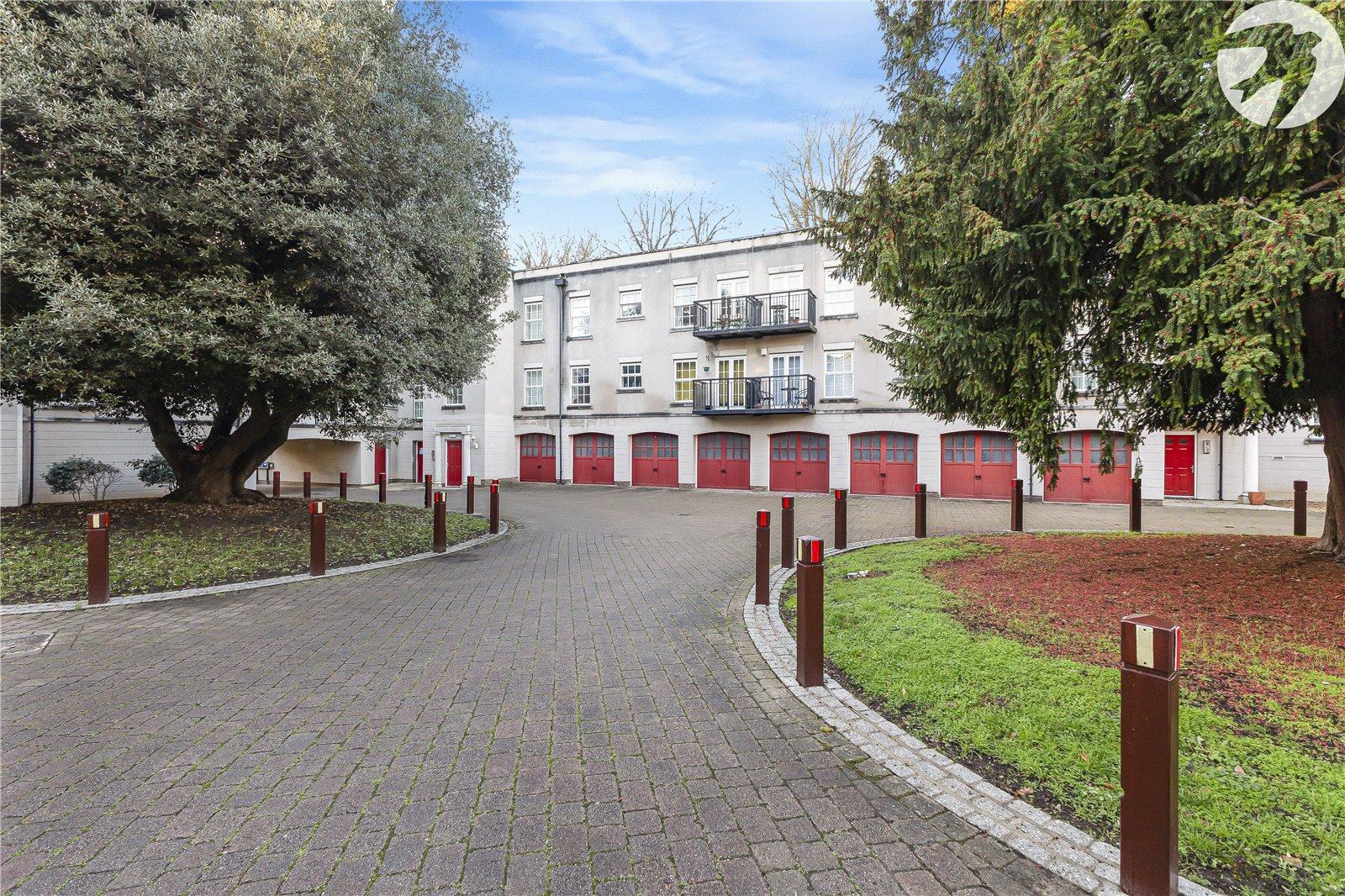 2 bedroom property for sale in Greenhithe | Robinson Jackson