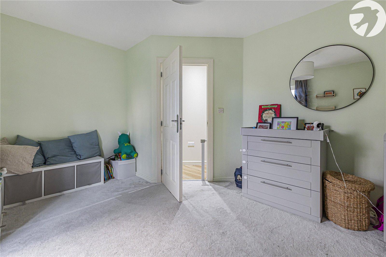 2 bedroom property for sale in Greenhithe | Robinson Jackson