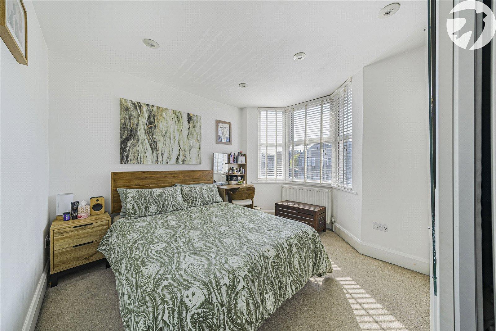 2 bedroom house for sale in Greenhithe | Robinson Jackson