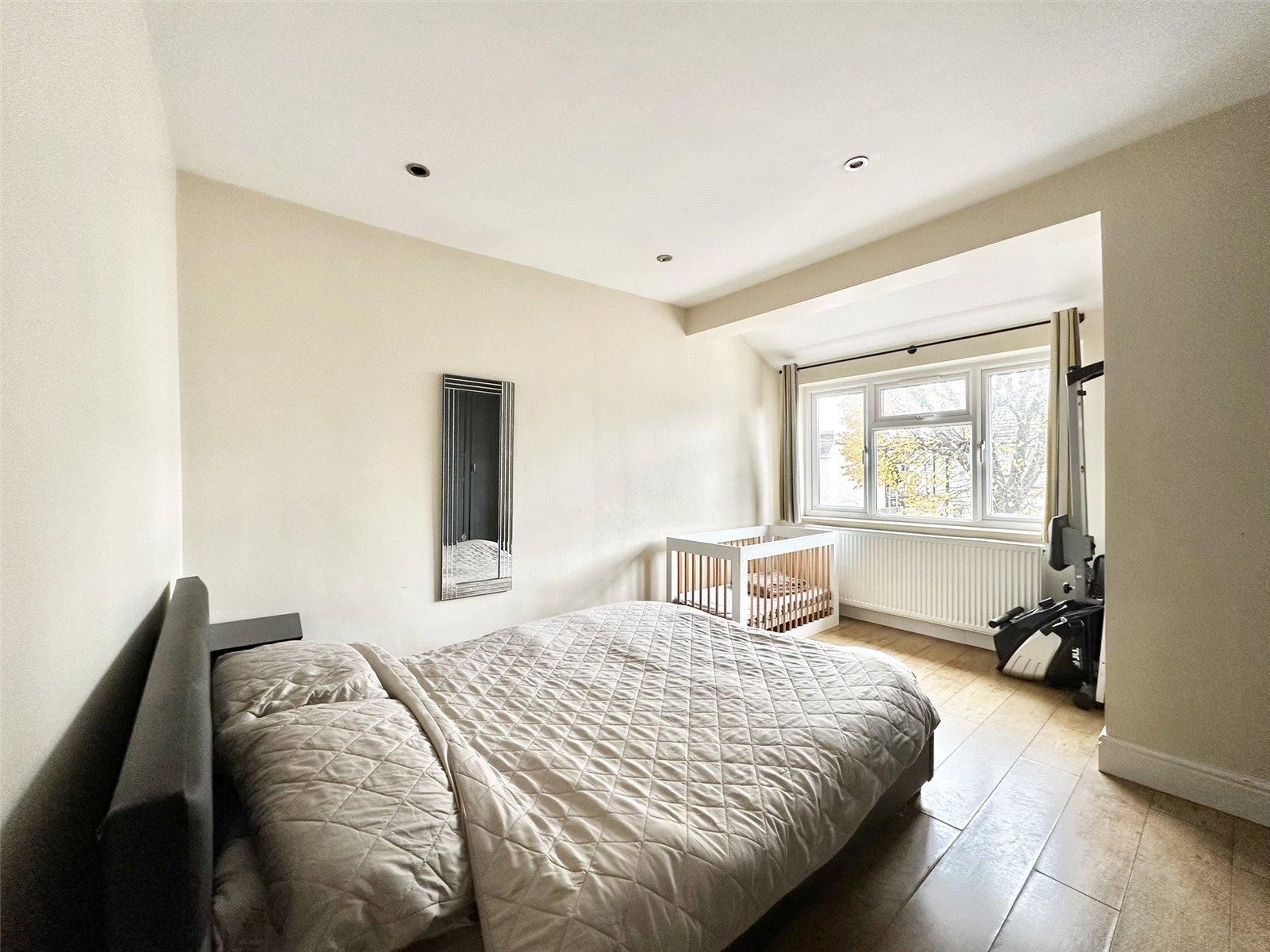 3 bedroom house for sale in Swanscombe | Robinson Jackson