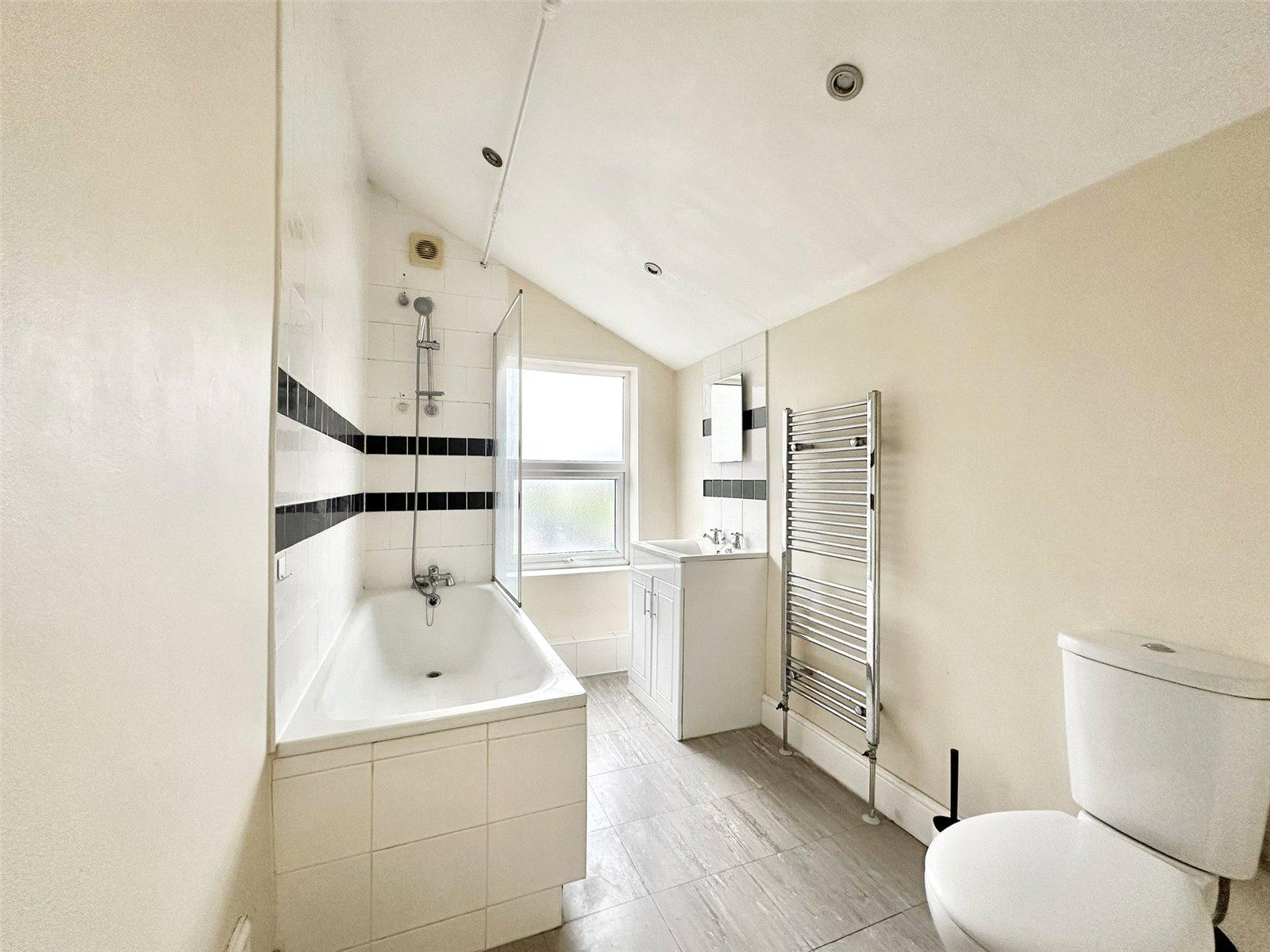 3 bedroom house for sale in Swanscombe | Robinson Jackson