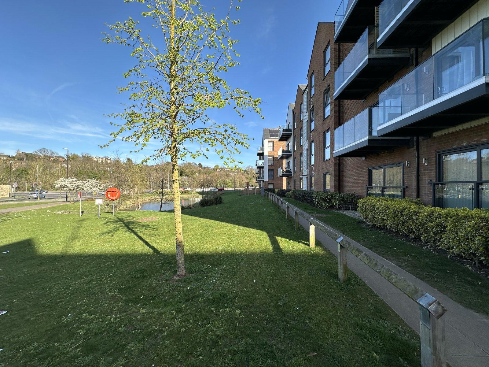 2 bedroom property for sale in Greenhithe | Robinson Jackson