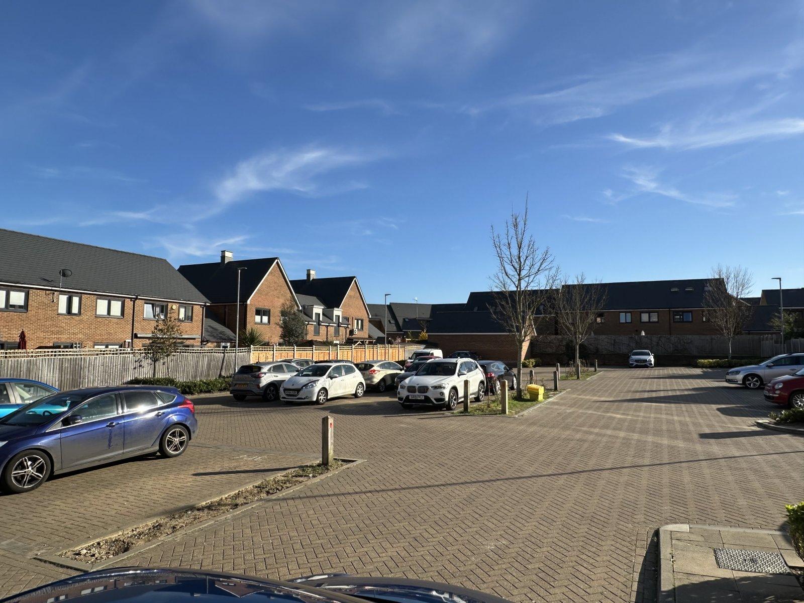 2 bedroom property for sale in Greenhithe | Robinson Jackson