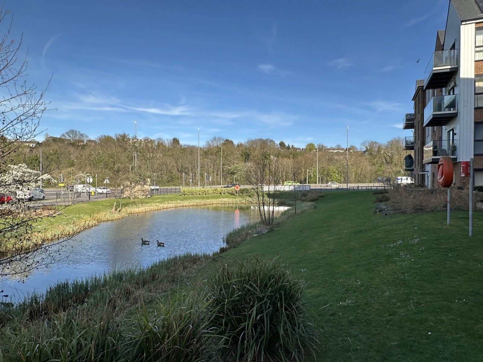 2 bedroom property for sale in Greenhithe | Robinson Jackson