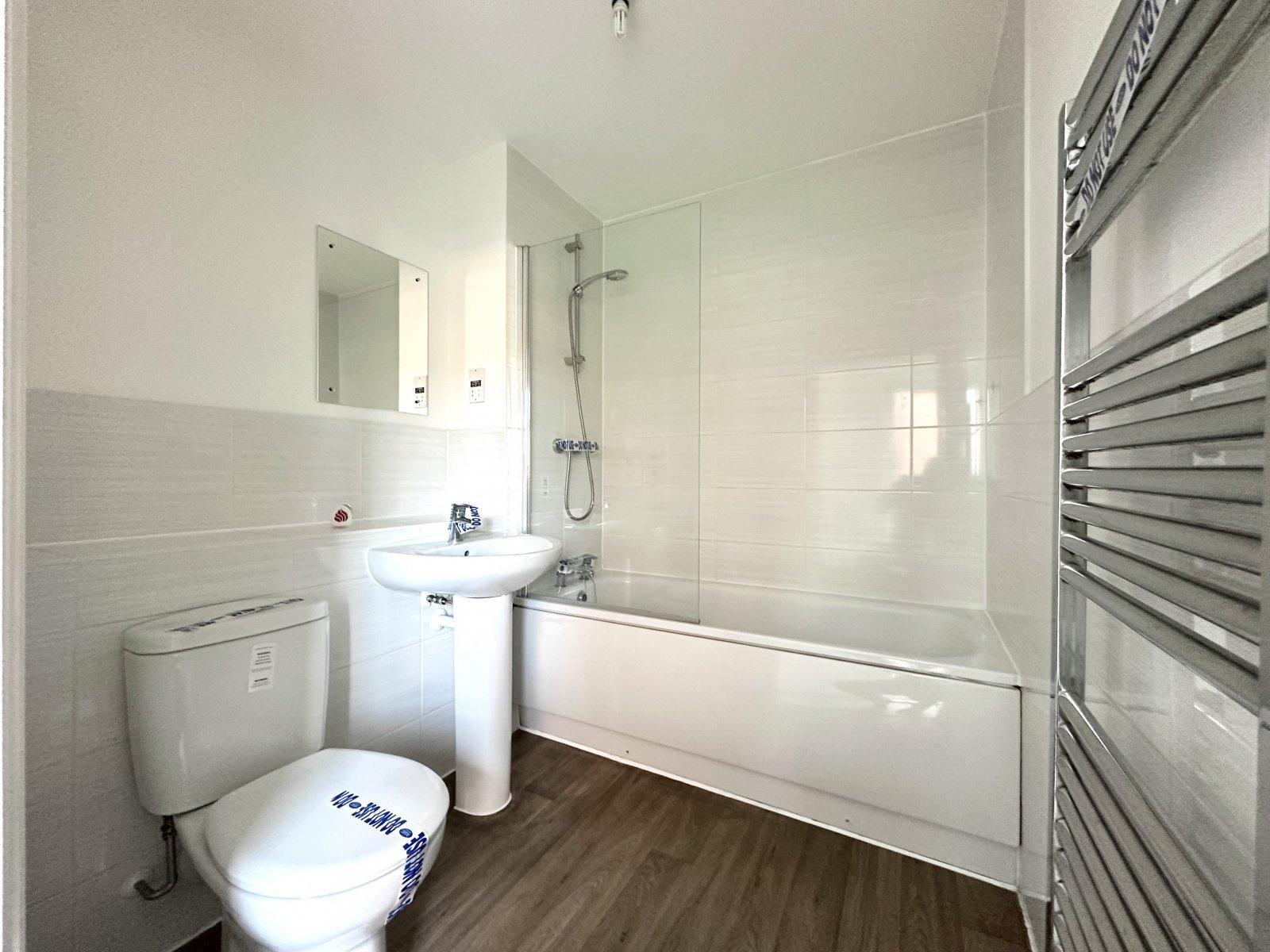 2 bedroom property for sale in Greenhithe | Robinson Jackson