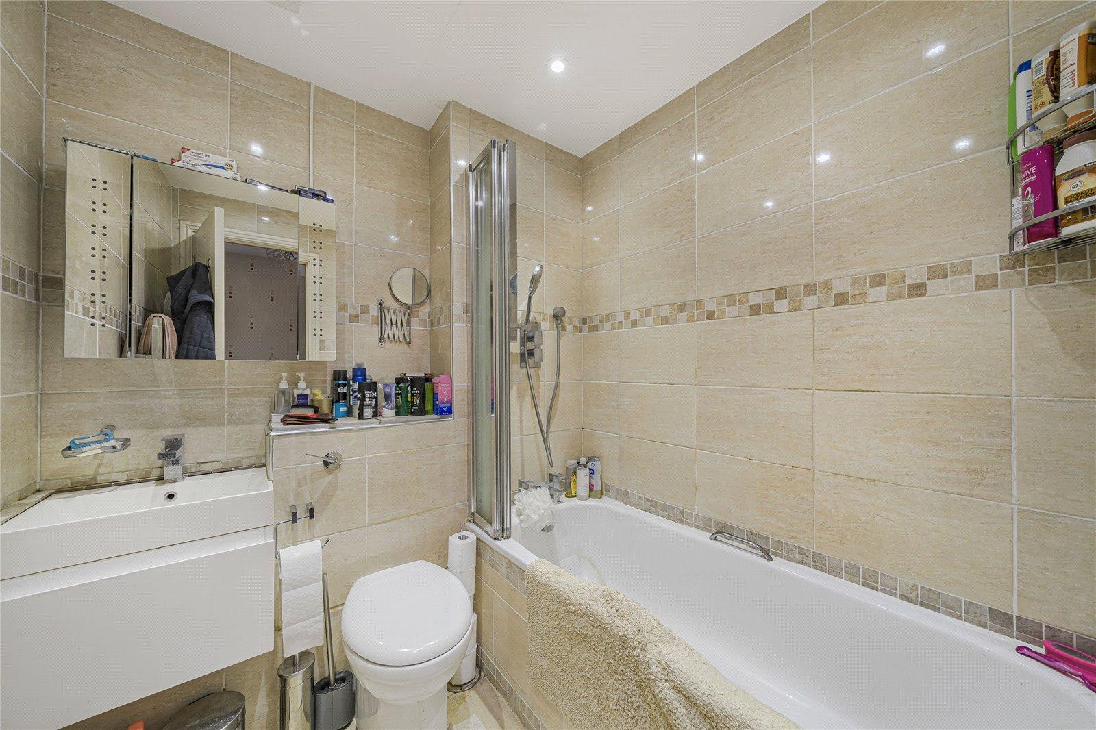 2 bedroom house for sale in Greenhithe | Robinson Jackson