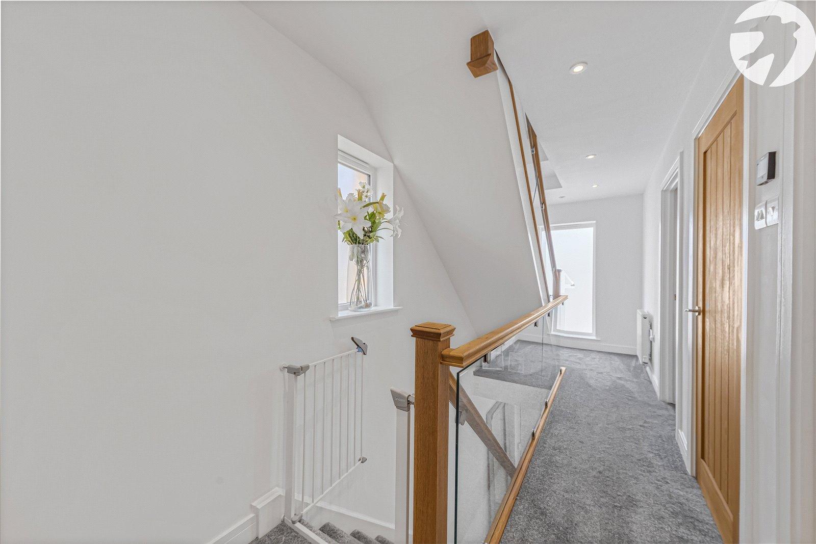 3 bedroom property for sale in Greenhithe | Robinson Jackson