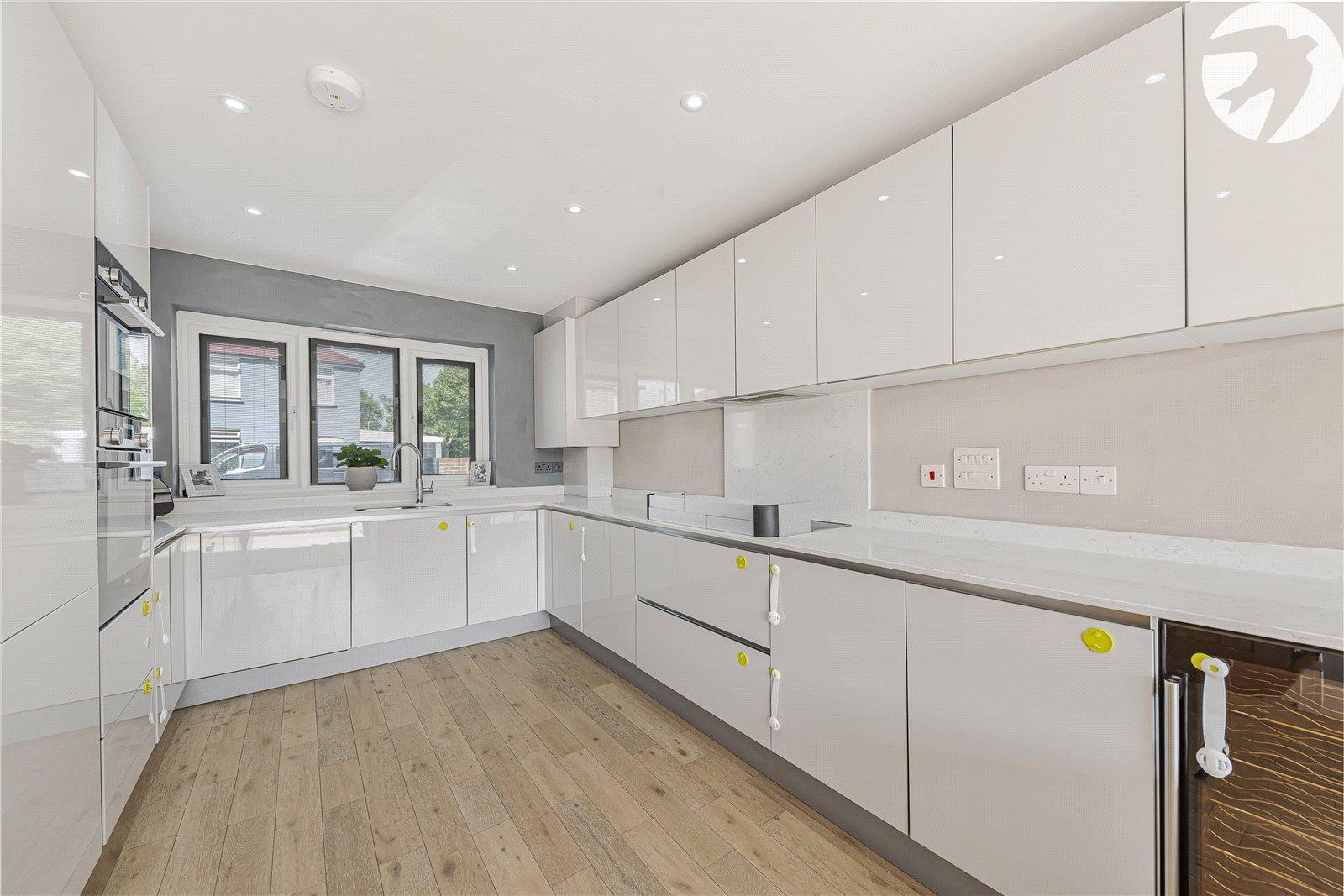 3 bedroom property for sale in Greenhithe | Robinson Jackson