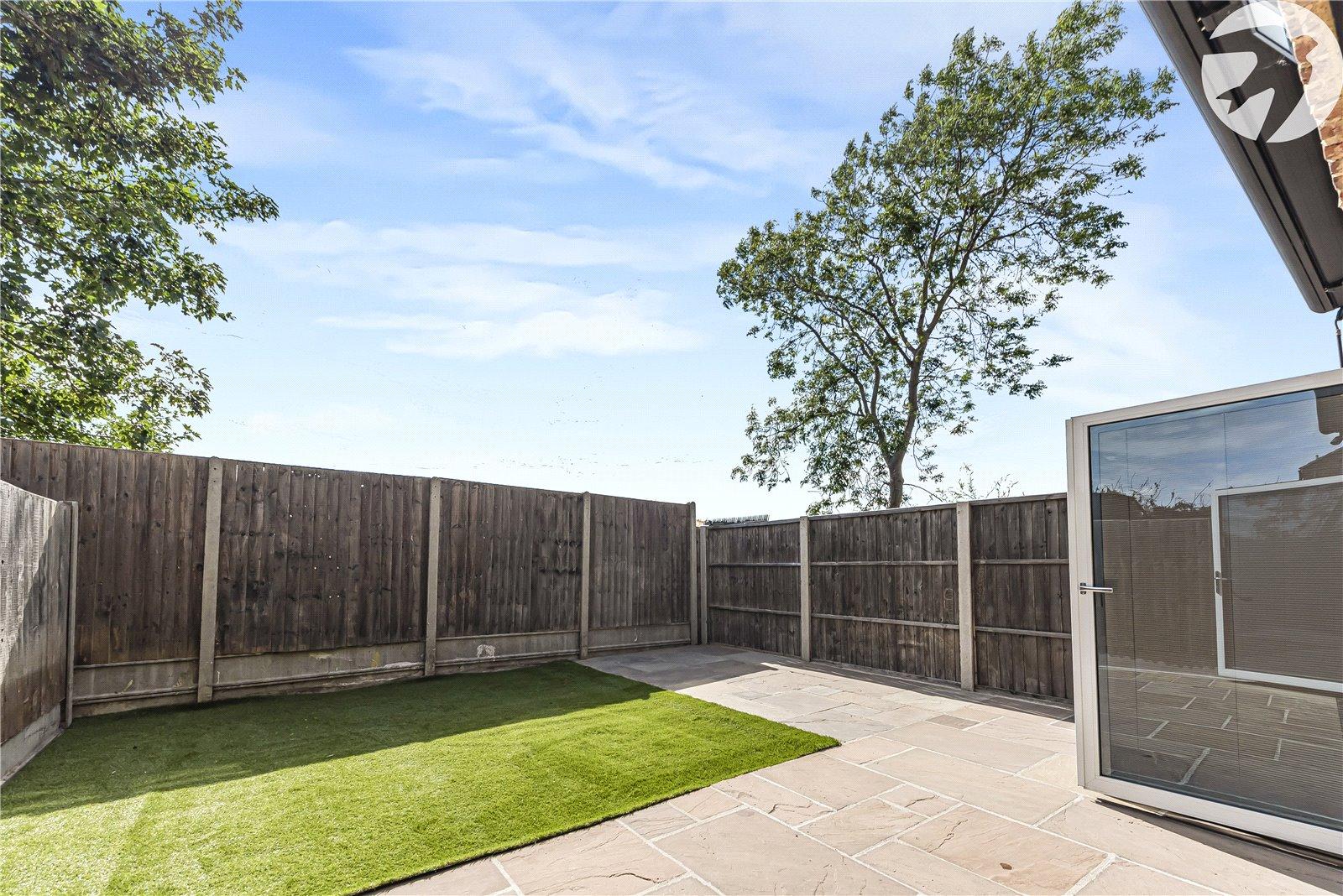 3 bedroom property for sale in Greenhithe | Robinson Jackson