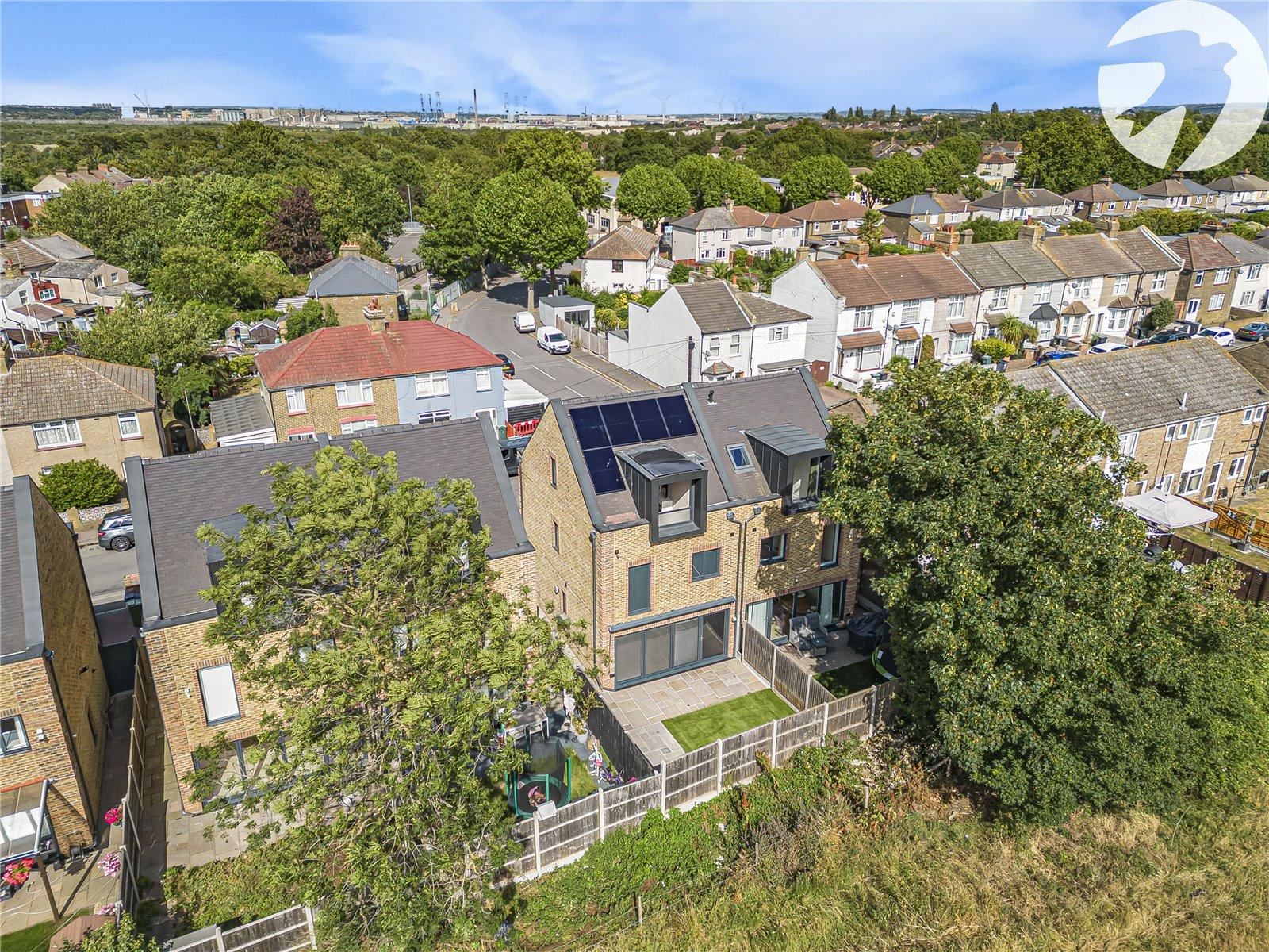 3 bedroom property for sale in Greenhithe | Robinson Jackson