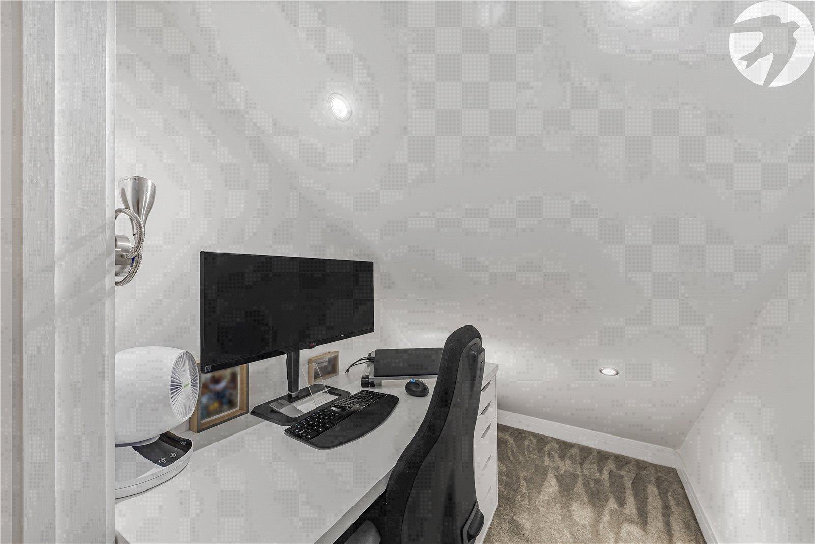 3 bedroom property for sale in Greenhithe | Robinson Jackson