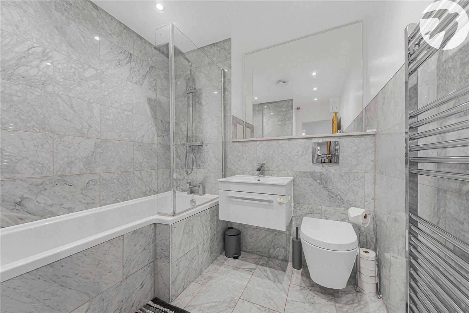 3 bedroom property for sale in Greenhithe | Robinson Jackson