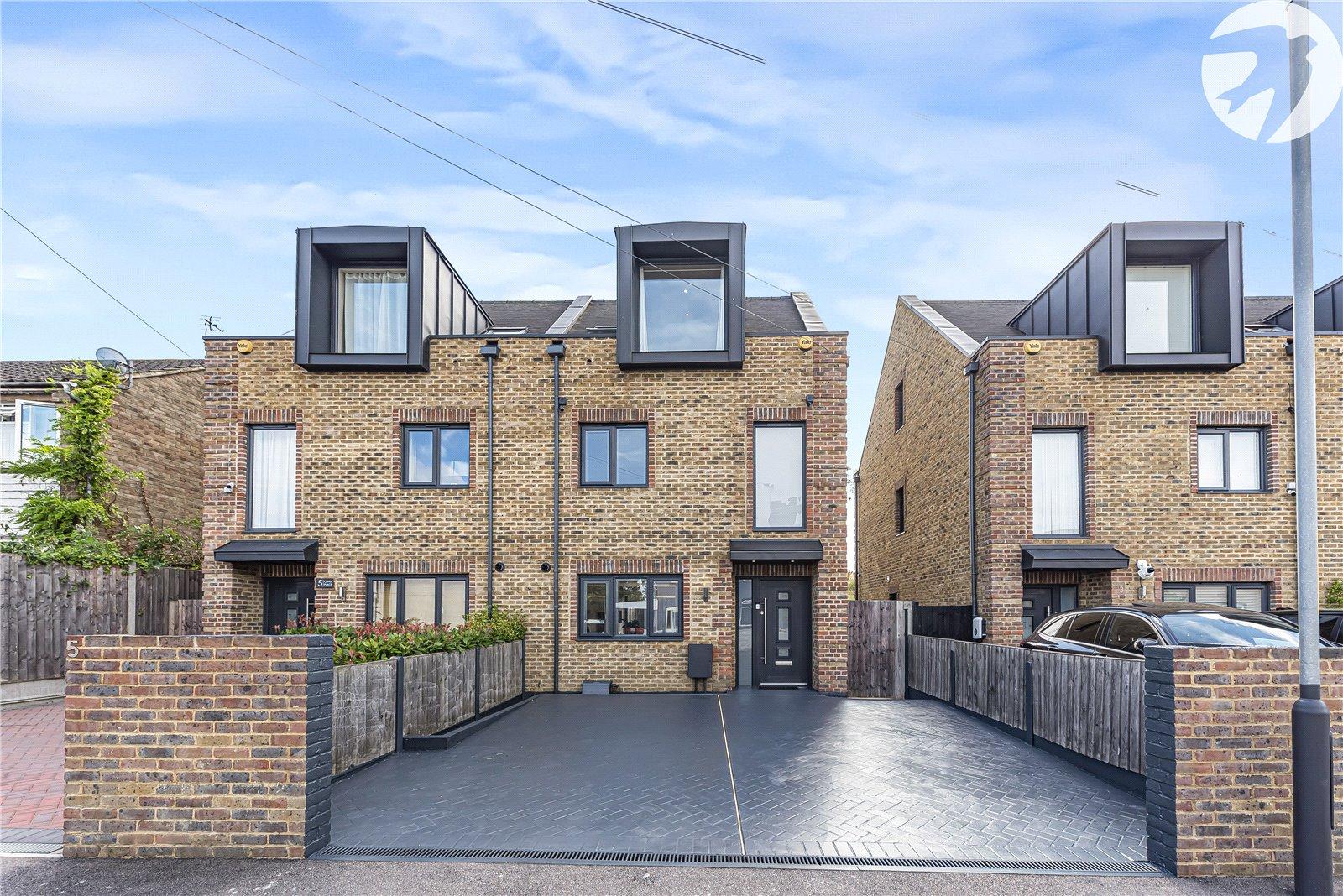 3 bedroom property for sale in Greenhithe | Robinson Jackson