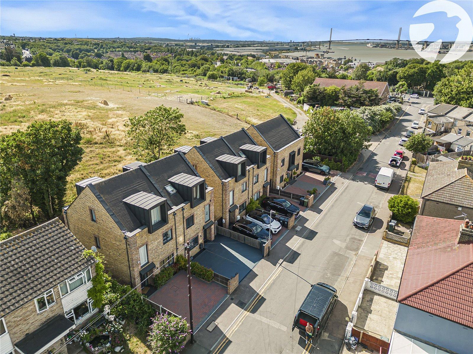 3 bedroom property for sale in Greenhithe | Robinson Jackson