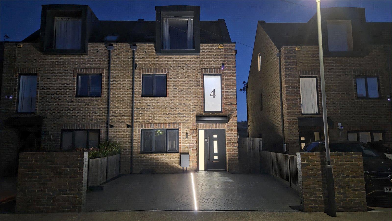 3 bedroom property for sale in Greenhithe | Robinson Jackson