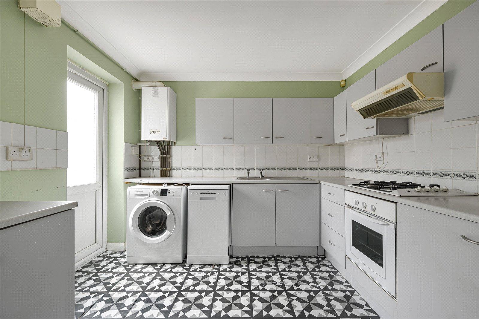 2 bedroom house for sale in Swanscombe | Robinson Jackson